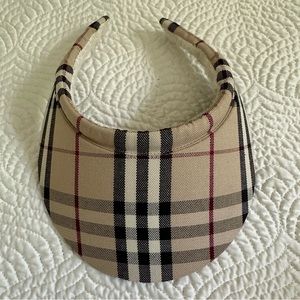 BURBERRY LONDON VINTAGE NOVA CHECK SUN VISOR. Used condition.
